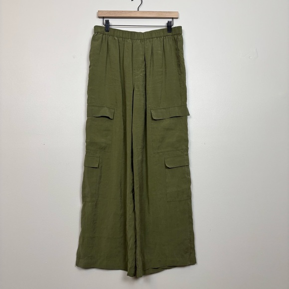 Madewell Pants - Madewell Pants Womens Medium Green Pull-On Wide-Leg Cargo in Softdrape